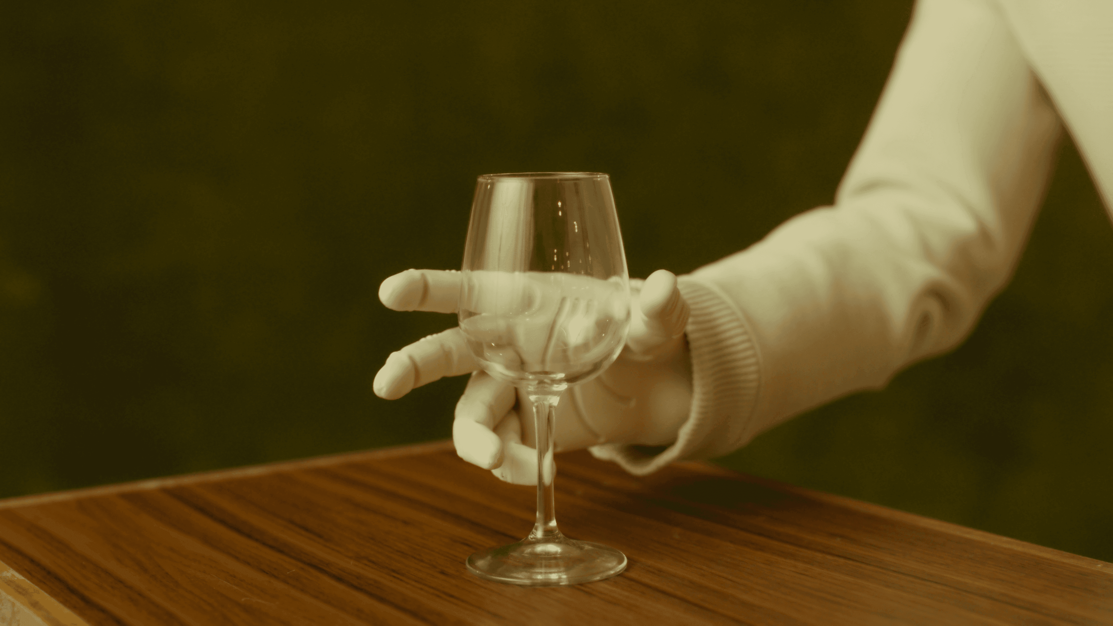 The 1X Neo Robot Has Freaky Fast Fingers